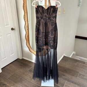BCBGMAXAZRIA / Black BCBGMAXAZRIA “Ame” Lace Tulle Black Dress